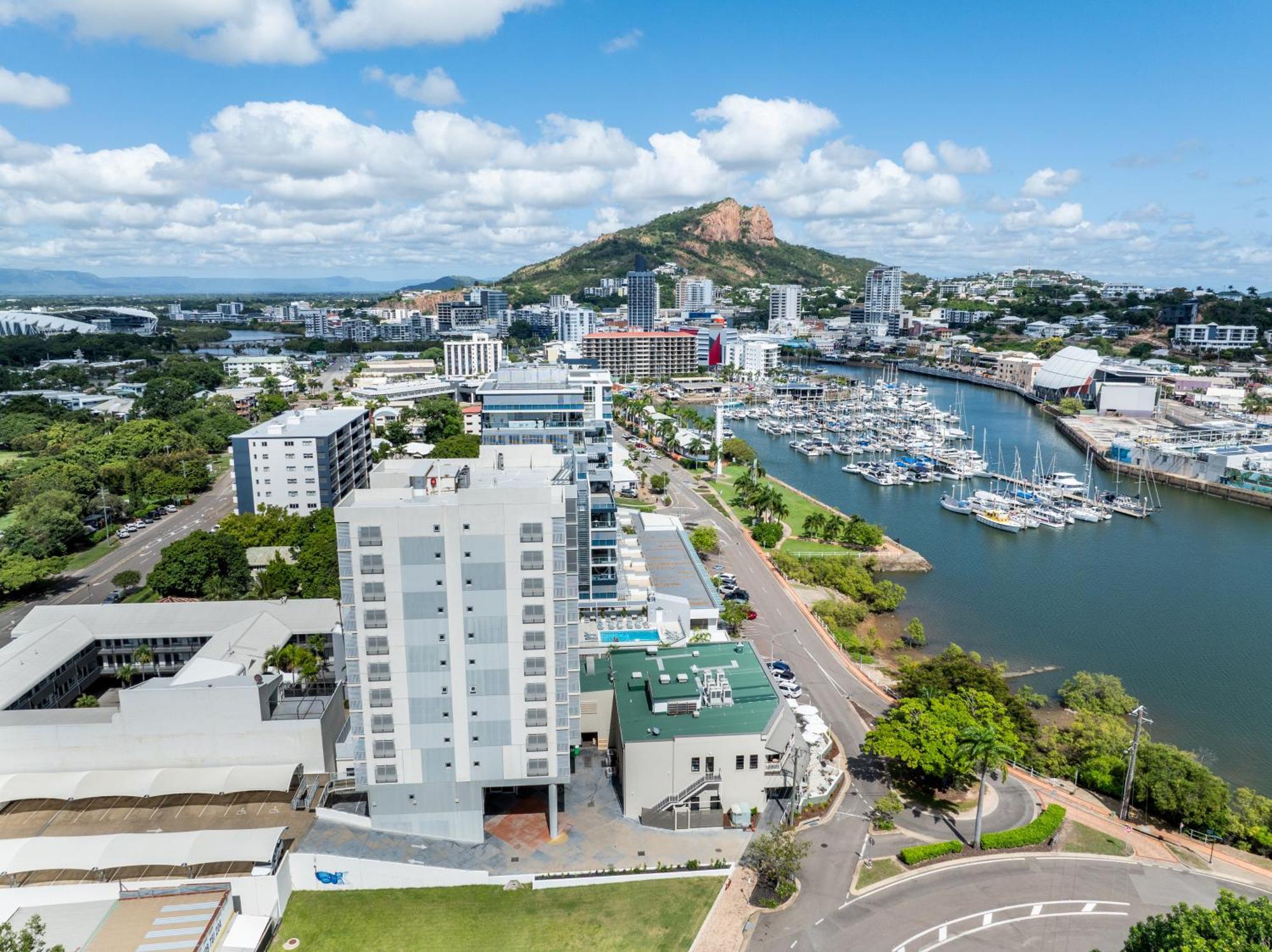 Oaks Townsville Metropole Hotel Exteriér fotografie