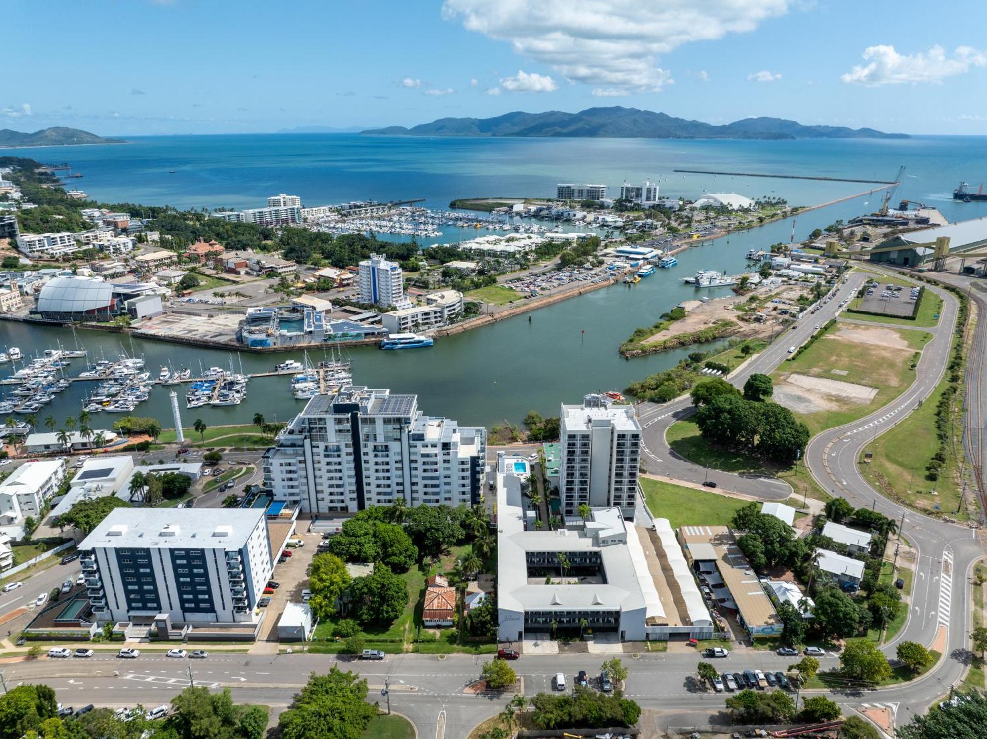 Oaks Townsville Metropole Hotel Exteriér fotografie